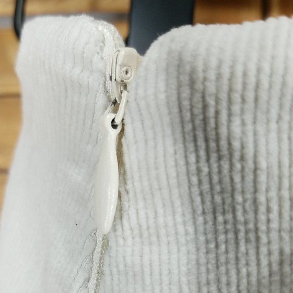 YMI Soft White Corduroy Frayed Hem Tiered Skirt Size 3 - Picture 9 of 9